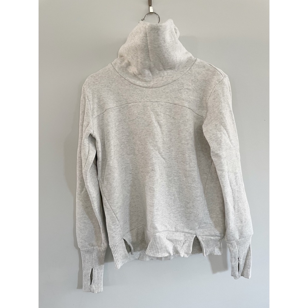 Alo Yoga Turtleneck Sweatshirt